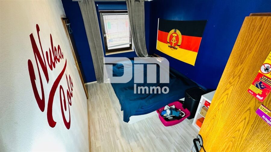 Imposante Tennishalle/ Komplex mit Gastronomie und Wohneinheit - Wohneinheit Kinderzimmer OG